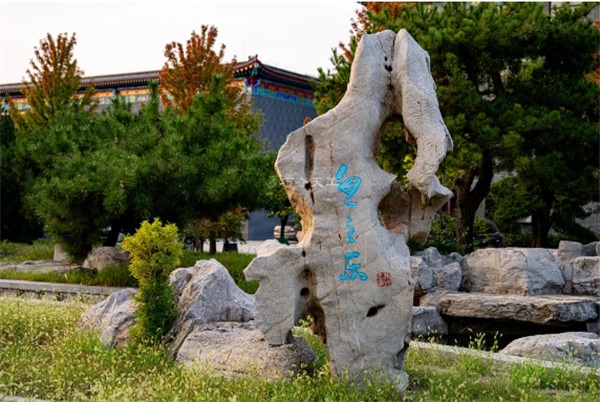 雙節(jié)去哪玩？巧奪天工紅木這座紅木藝術(shù)殿堂，給你有料、有范、有文化的旅行！